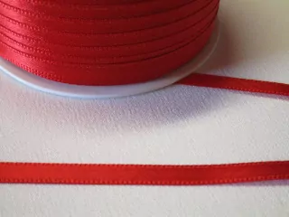Stuha atlasová "červená" - 5 mm