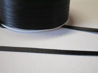 Stuha atlasová "čierna" - 5 mm
