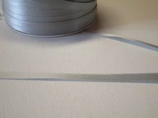 Stuha atlasová "svetlo sivá" - 5 mm