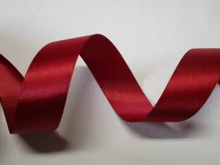 Stuha atlasová "vínová" - 24 mm