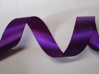 Stuha atlasová "tmavo fialová" - 24 mm