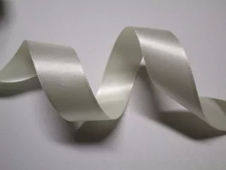 Stuha atlasová "maslová" - 24 mm