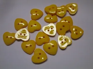 Gombík "žlté srdiečko" - 17 mm