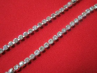 Zirkony "jednoradové" - 2,5 mm x 2,5 mm