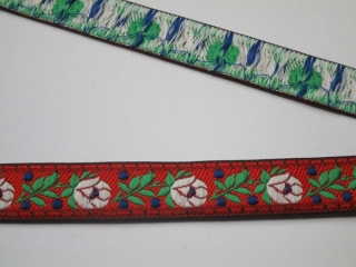 Stuha krojová červená "kvety" - 1,8 cm