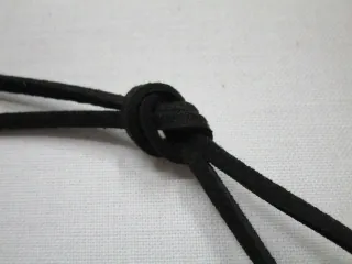 Šnúrka koženka "čierna" - 2,5 mm 