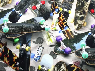 Teplákovina béžovo-sivá "longboardy" - digitálna tlač