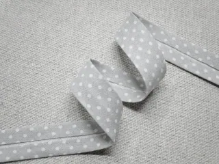 Šikmý prúžok bavlnený sivý "biela bodka" - 18 mm