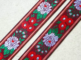 Stuha krojová vínová "biely a červený kvet" - 4,5 cm