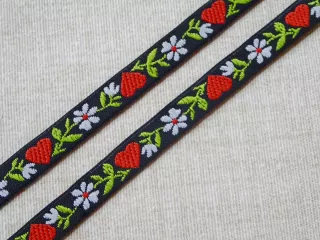 Stuha čierna "biely kvet, červené srdiečko" - 1 cm