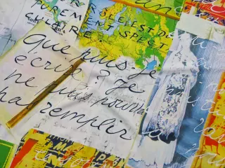Šatovka farebná "postava, nápisy"