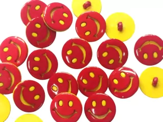 Gombík "žlto-červený smejko"
