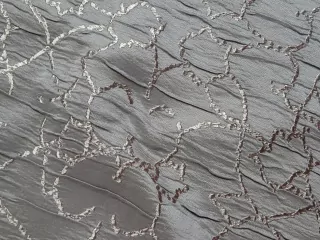 Žakard hnedo-sivý "lesklý vzor"