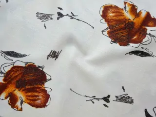 Kostýmovka maslová "hnedé kvety"