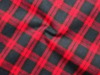 Flanel tmavomodro-čierny "červené káro" 