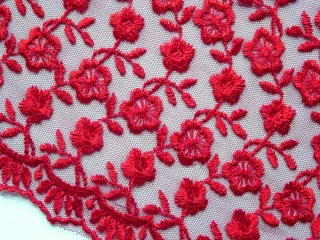 Vyšívaný tyl tmavočervený "červené kvety" 