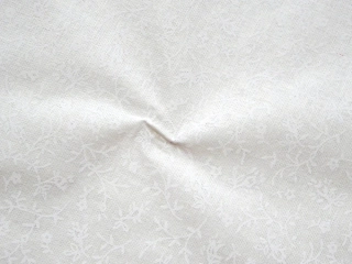 Bavlna ivory "biele kvety" 